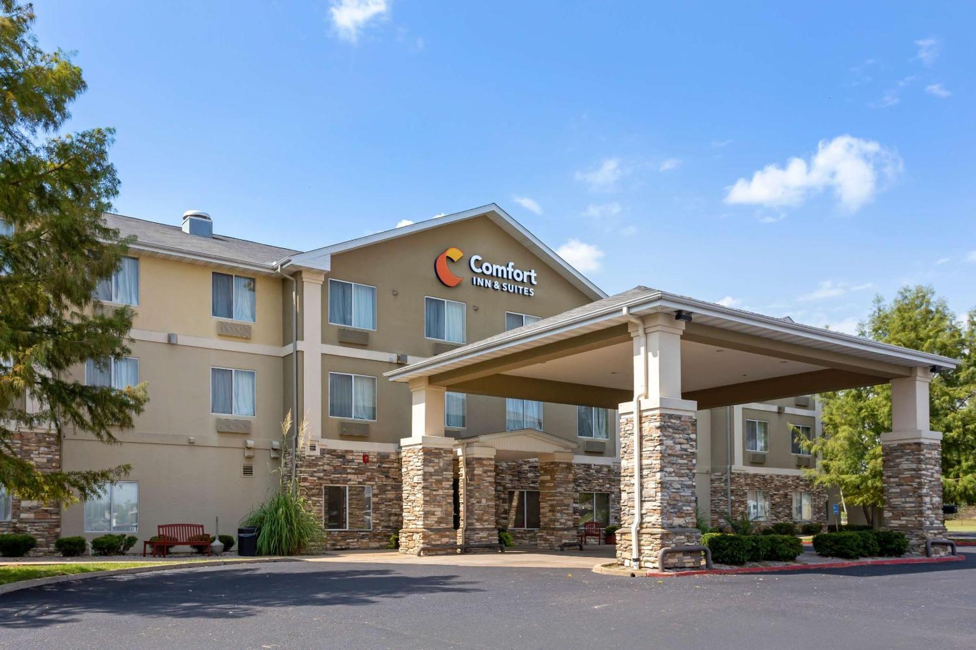 Comfort Inn & Suites Pittsburg Exterior photo